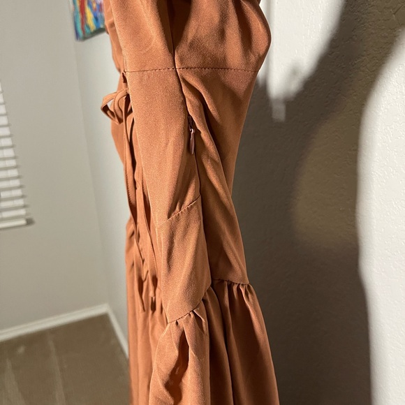 Brown cottage-core dress - Picture 5 of 9